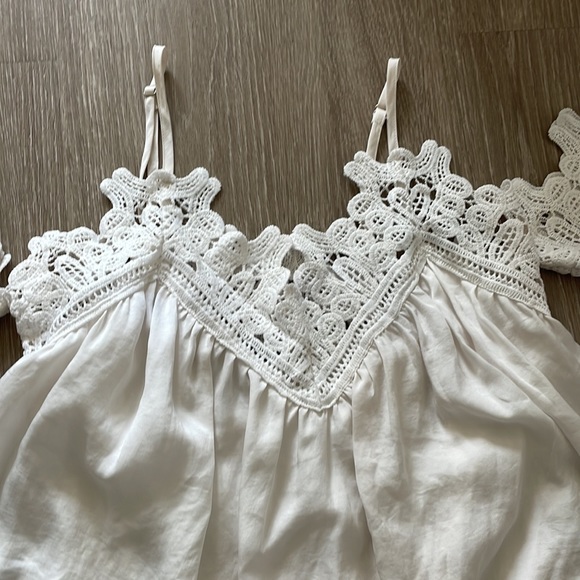White of the shoulder dress size small - Picture 4 of 9